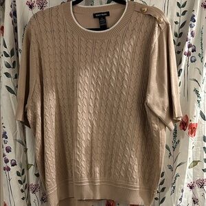 Select Trend Short-Sleeved Beige Sweater with Shoulder Button Details